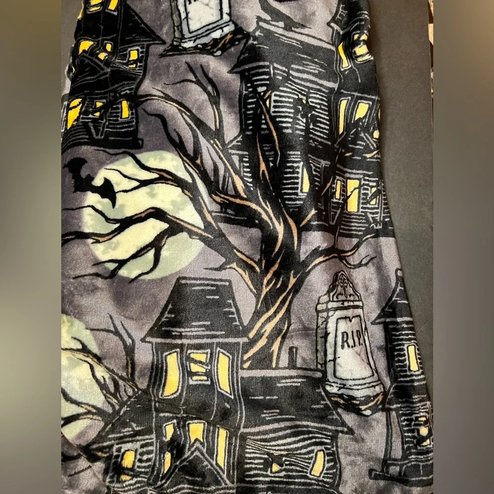 Halloween Dark & Moody Haunted House Plush Throw Blanket 50 x 70 Owl Tombstone